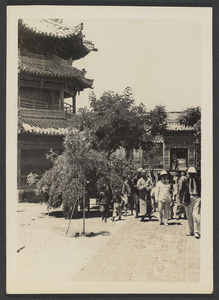 Sian.  Here and there about the mosque.  This area set aside by degree of Hung Wu.  Beside the manarah.