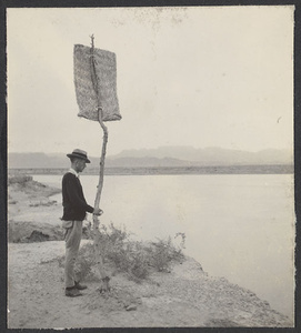 Northern Ningsia.  Marks of navigation on the northern end of the Yellow River.