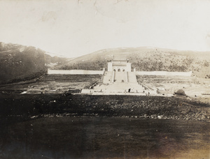 Sun Yat-sen’s mausoleum under construction, Mount Zijin (紫金山), Nanjing (南京市)