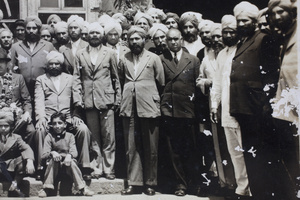 Sikhs in group with the Maharaja Jagatjit Singh of Kapurthala, Shanghai
