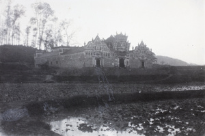 An ancestral hall near Tang Tou Kou, Hunan