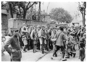 Soldiers assembled to welcome foreign visitors, Central Hebei province