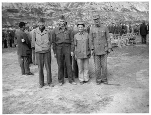 The Lindsays with journalists Brooks Atkinson and Günther Stein, Yan'an (延安), 1944