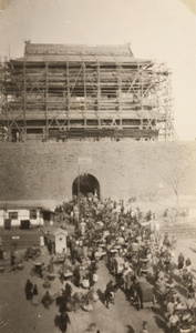 Chongwenmen (崇文門 Hatamen) being repaired, Beijing