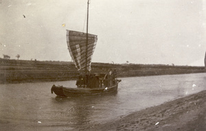 Sampan sailing on the Hsiao-Ching-Ho