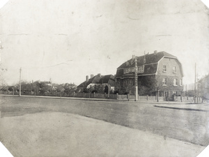 Street view of the British Consul’s residence and offices, Qingdao (青島)