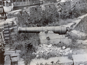 British-made cannon at the Old North Gate (Laobeimen 老北门), Shanghai
