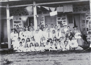 A group of missionary women and children, Kuliang