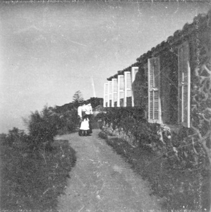 Mrs. Oswald, Yvonne and Bunch, Kuliang Cottage