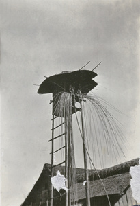 Making bamboo rope to haul junks up the Yantgse rapids