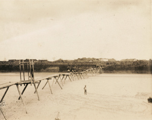 Foot-bridge, with keeper