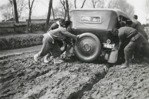 Car stuck in mud, north of Peking