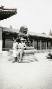 Male lion (tongshi 銅獅), Summer Palace, Beijing