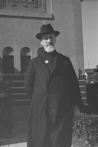 Father Robert Jacquinot de Besange, Shanghai