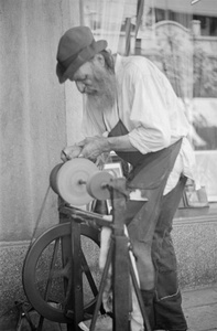 Itinerant knife grinder, Shanghai