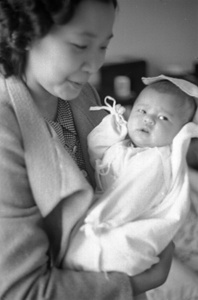 Chinese woman with Renee Mei-fei Rosholt, Shanghai