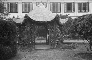 Thatched garden pavilion in front of the Senior Vice Consul’s house, British Consulate General, Shanghai (上海)