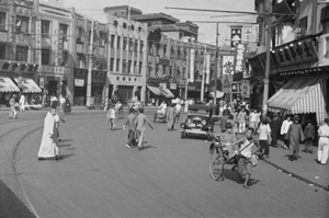 Busy shopping street, Shanghai