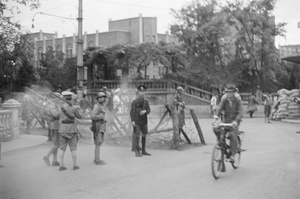 Soldiers near barricades, Shanghai