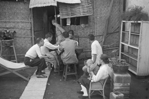 Playing mahjong, Shanghai