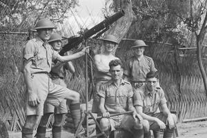 Royal Ulster Rifles riflemen, with Lewis Gun, Shanghai