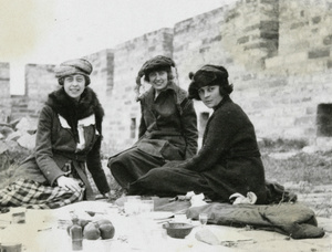 Picnic on the city wall, Peking