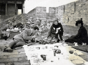 Picnic on the city wall, Peking