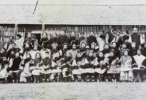 A large group of Chinese women