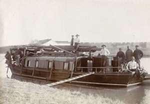 Sullivan, colleagues and the crew of the 'Kathleen', Suzhou