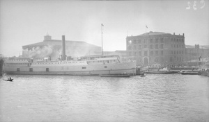 Steamship 'Ngankin' (安庆) at the French Bund, Shanghai