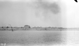 Yangtze river bank in Hankow