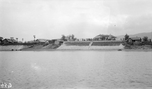 Riverside and bungalow at Changsha