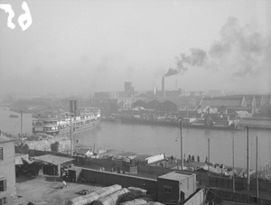 Steamer turning in Tientsin 1940