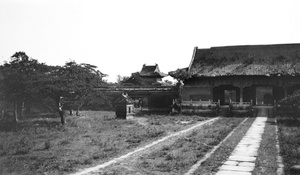 Ling’enmen Gate (Gate of Eminent Favour), Changling tomb, near Beijing