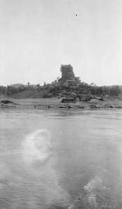 Shibaozhai Temple (石宝寨) by the Yangtze River