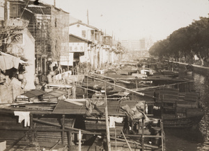 Boats on Shamian (沙面) Creek, Guangzhou (廣州)