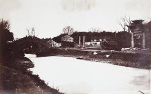 Bridge and pailou, at the foot of Tianmashan Hill (天马山), Songjiang District, Shanghai