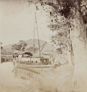 H.H. Wiggins' houseboat at Grove Hill (細林山), near Shanghai