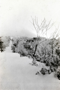 A street in Kuling under snow