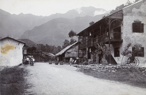 A rest house on the way to Lushan, with chairs and rickshaw