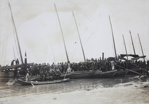 Revolutionary troops from Wuchang landing at Hankow