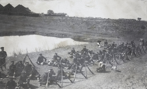 Revolutionary soldiers resting near Kilometre Ten