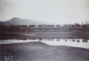 Qing army soldiers and artillery on the move near Hankow